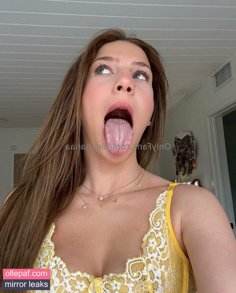 Latest Leaks rileyhanaa Nude #16 - Fapello
