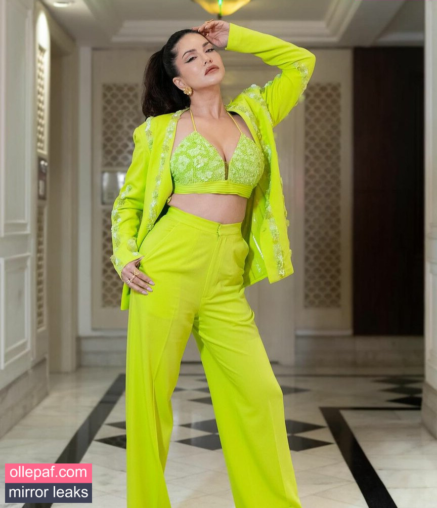 Latest Leaks Sunny Leone Nude #304 - Fapello