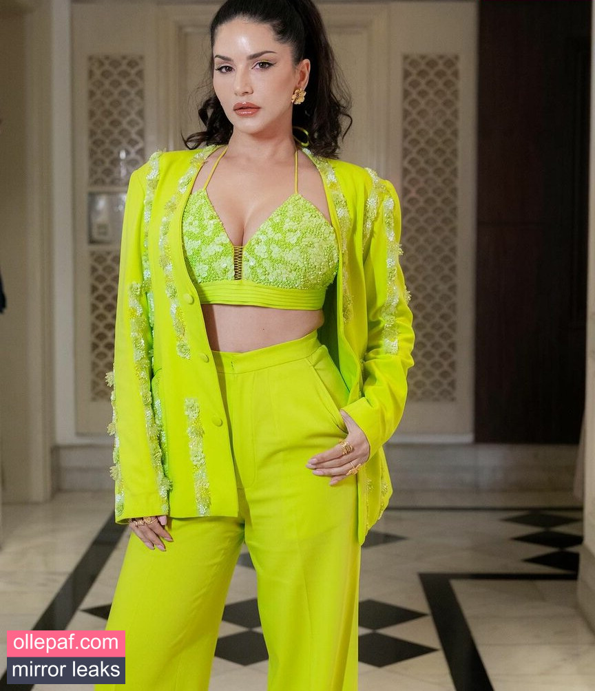 Latest Leaks Sunny Leone Nude #305 - Fapello