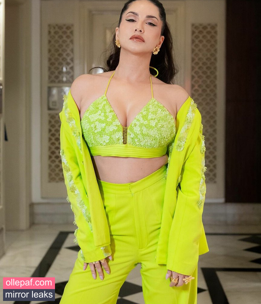 Latest Leaks Sunny Leone Nude #308 - Fapello