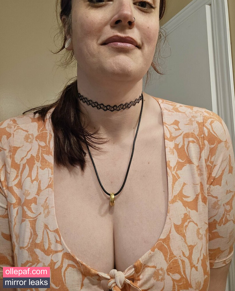 tits_tatts_and_tolkien Nude Leaks OnlyFans - Fapello