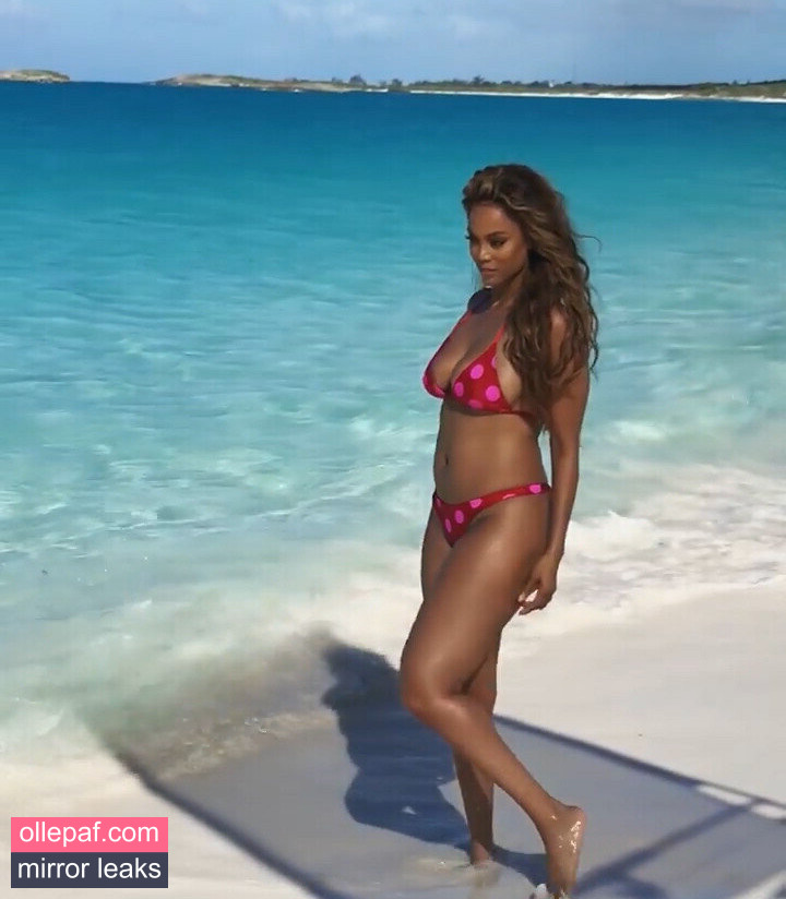 Latest Leaks Tyra Banks Nude #53 - Fapello